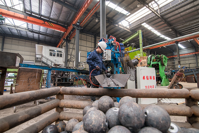 河北网架配件-螺栓球加工车间